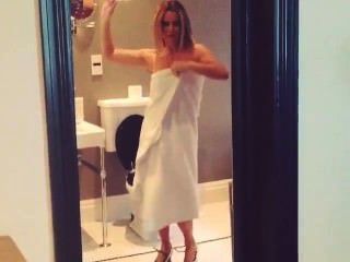 Amanda Holden танцы в полотенце